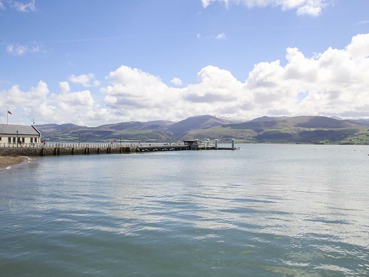 Tri Raglan Mawr Villa Beaumaris Exterior photo