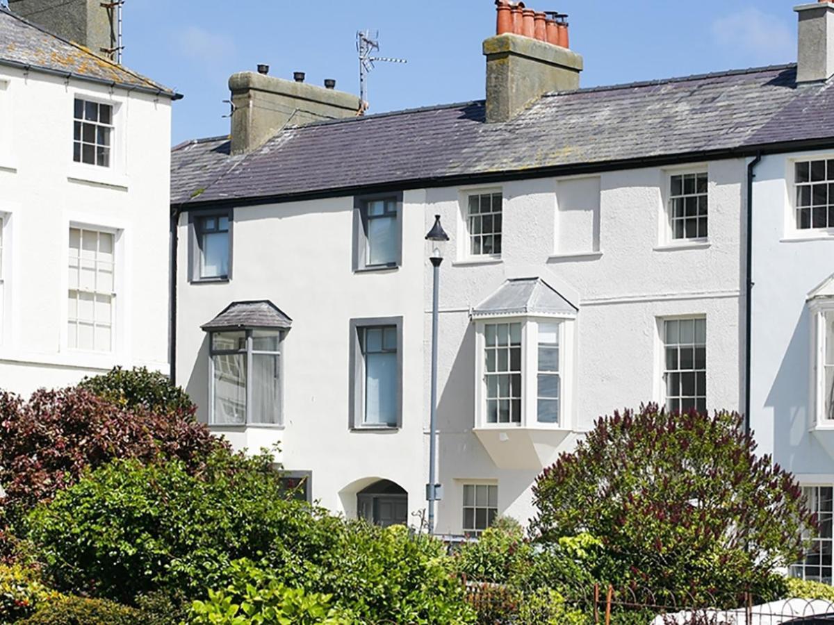 Tri Raglan Mawr Villa Beaumaris Exterior photo